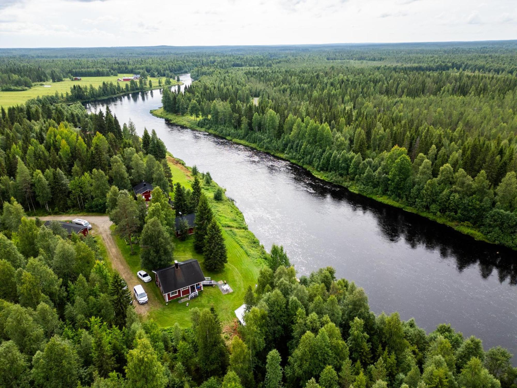 Lapin Villa Hiisi Joen Rannalla Ranua Exterior foto