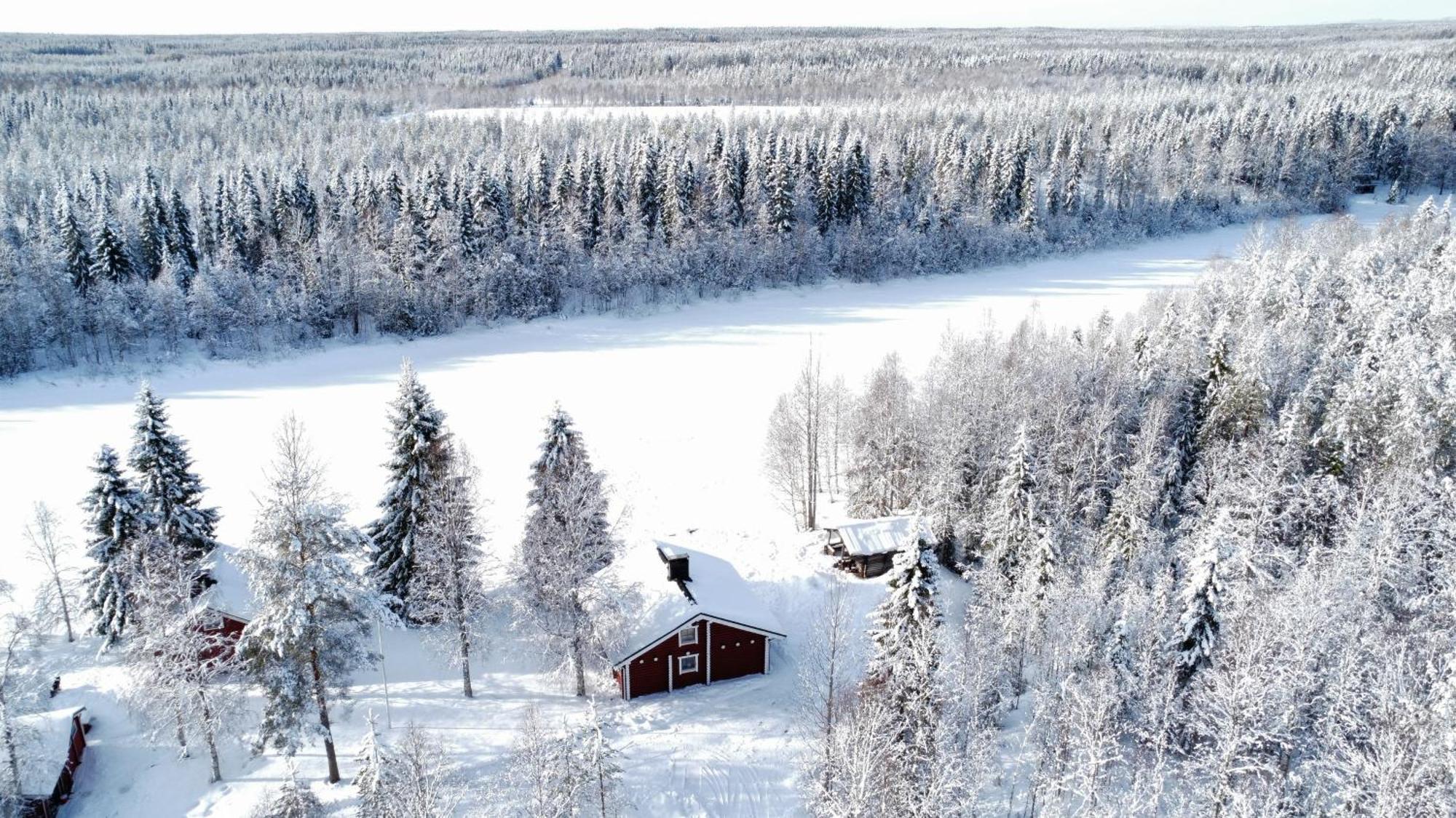 Lapin Villa Hiisi Joen Rannalla Ranua Exterior foto